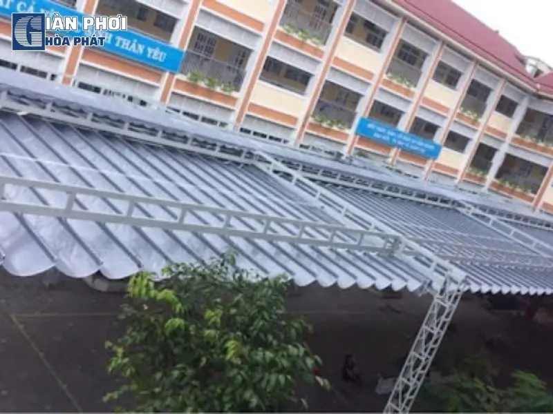 Giàn Phơi Hòa Phát - Cung cấp bạt che nắng sân trường uy tín Giàn Phơi Hòa Phát - Cung cấp bạt che nắng sân trường uy tín