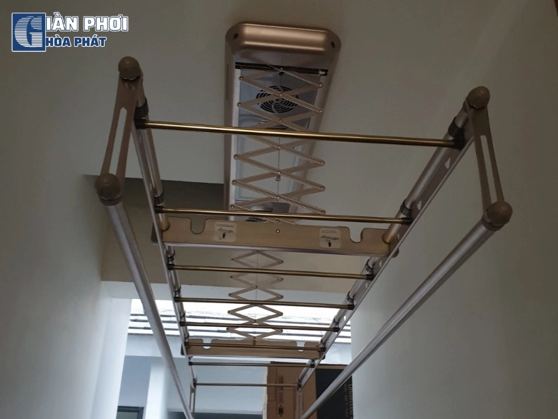 giàn phơi điện tử bị rung lắc