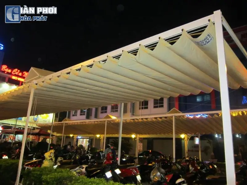 Mái che xếp cho nhà hàng, quán ăn