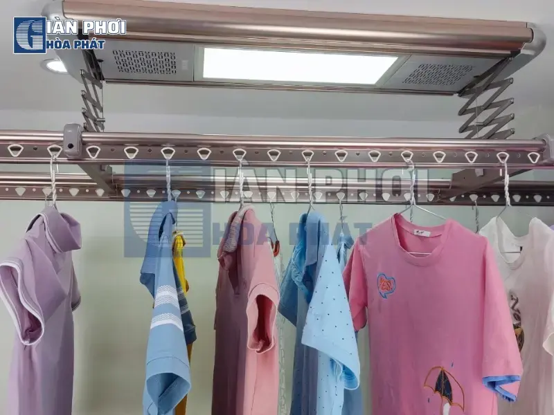 Phơi quần áo khi có nắng ráo, muốn tiết kiệm chi phí và bảo vệ môi trường