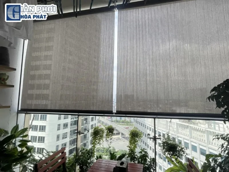 rèm che ban công chung cư