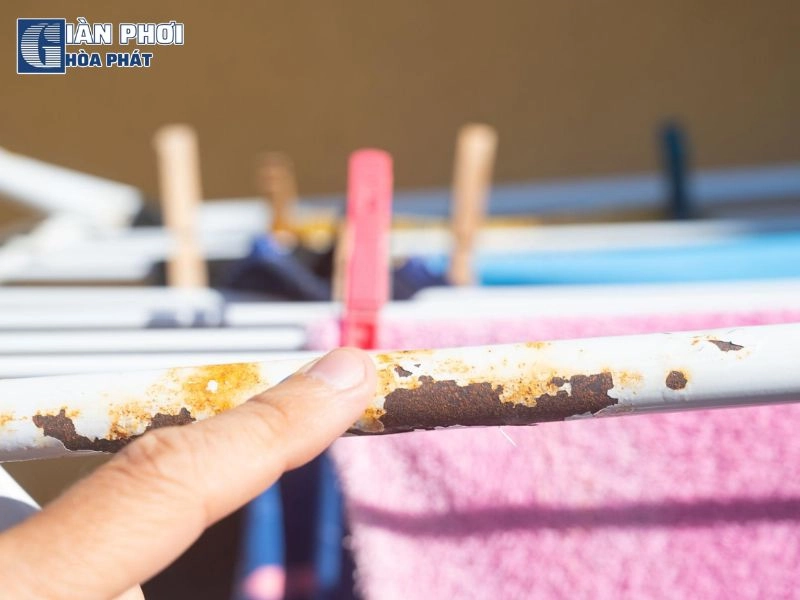 giàn phơi gắn tường bị xệ