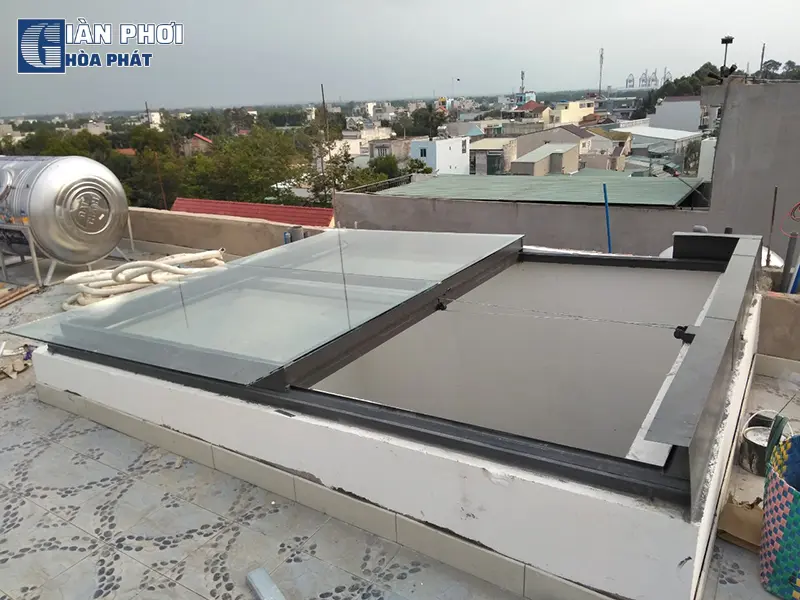 mái che giếng trời thông minh