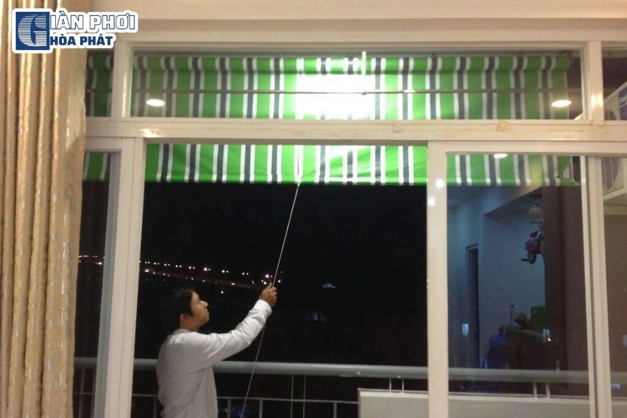 bạt che nắng mưa ban công tự cuốn bạt che nắng mưa ban công tự cuốn