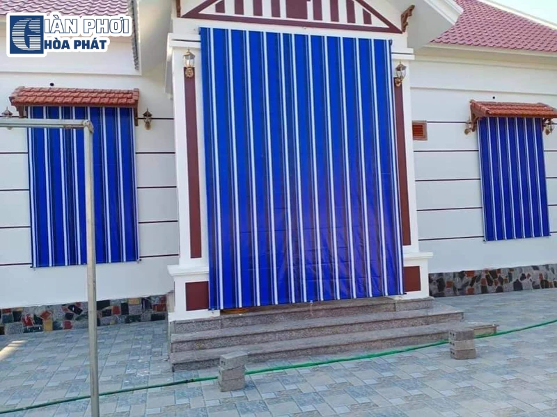 bạt rút tự cuốn