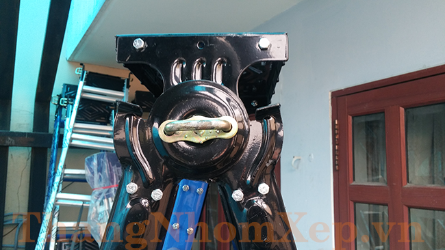Thang chữ A giá rẻ TS25 (2.5m)