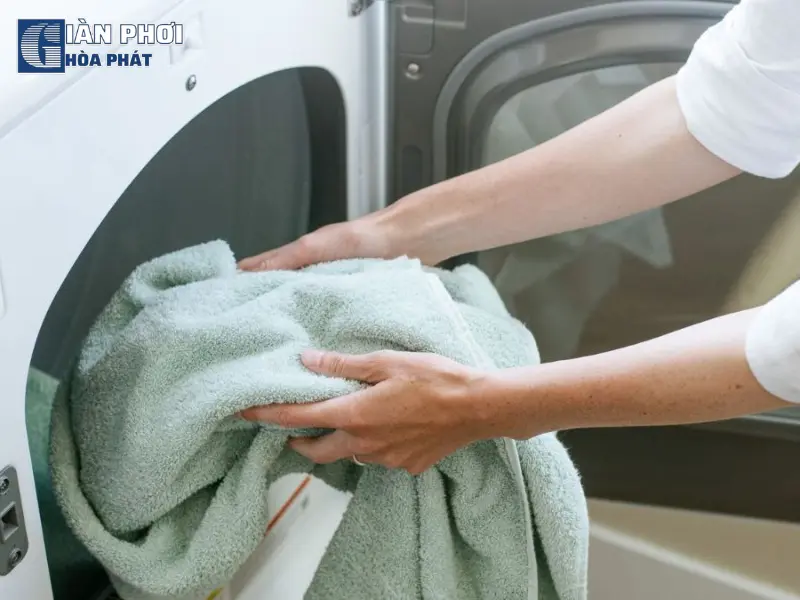 dùng máy sấy quần áo có cần phơi đồ không