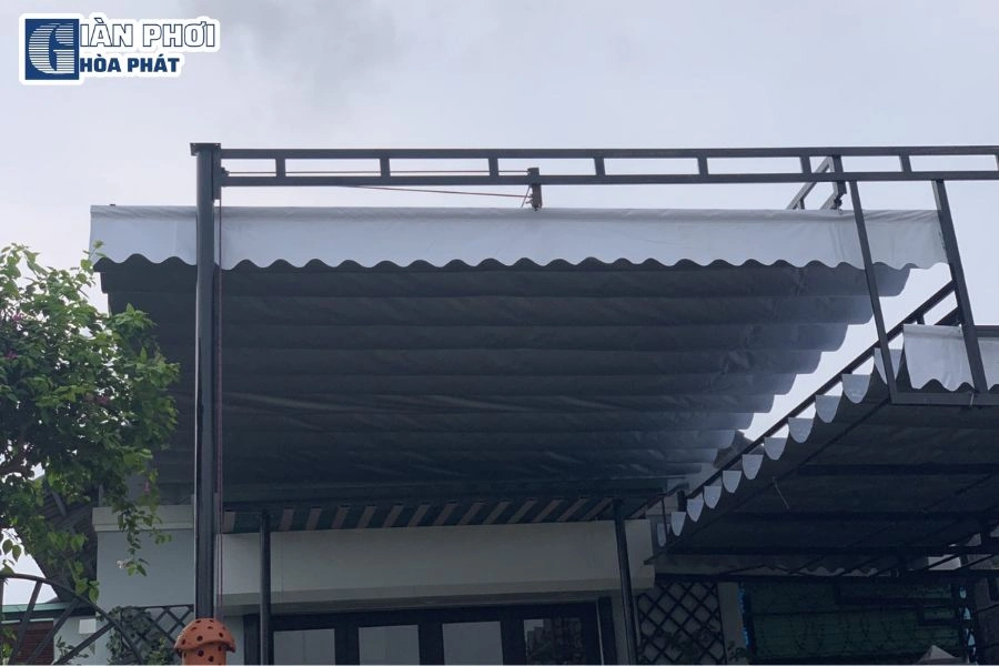 Bạt che ban công dạng xếp