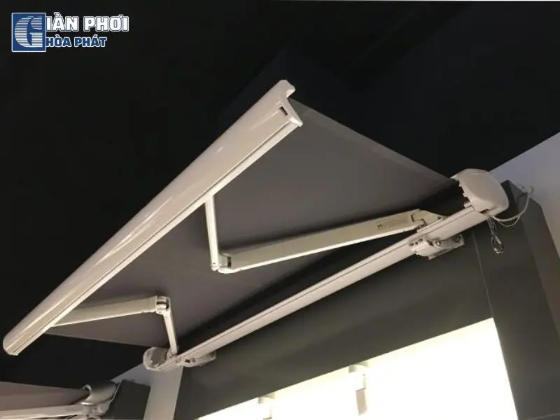 mái hiên di động điều khiển từ xa