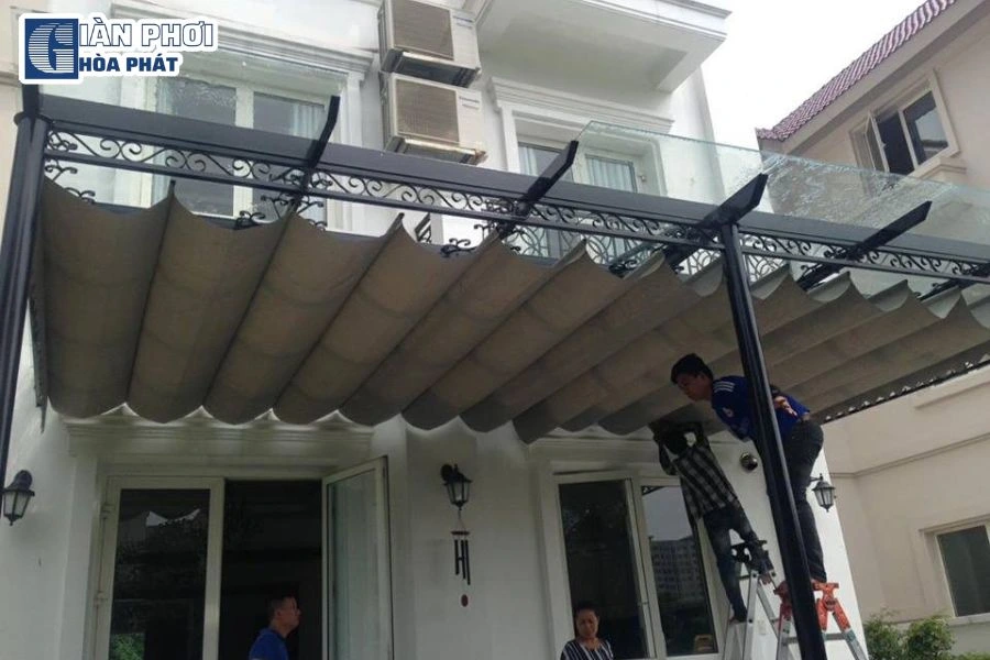 Bạt che ban công dạng xếp