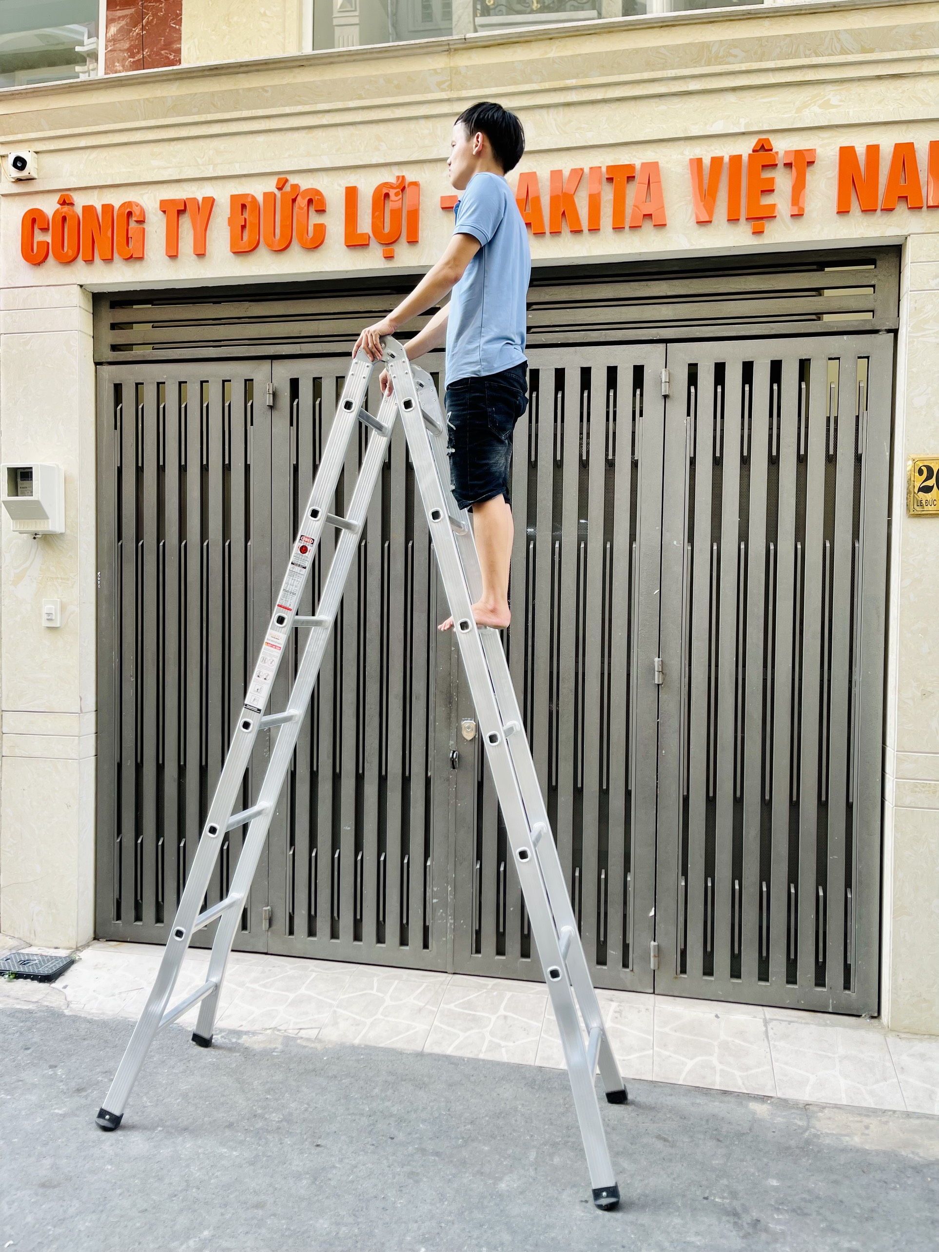Thang Nhôm Chữ A Khóa Tự Động DAKITA DKT-25K