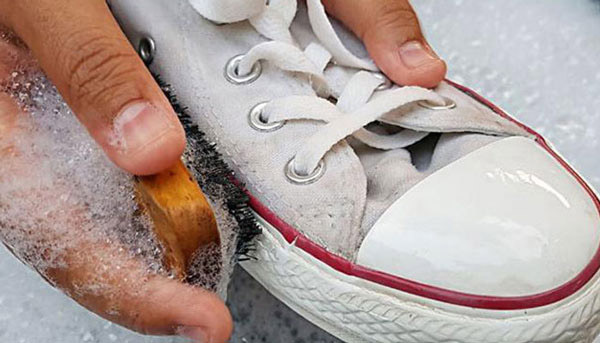 cách giặt giày trắng