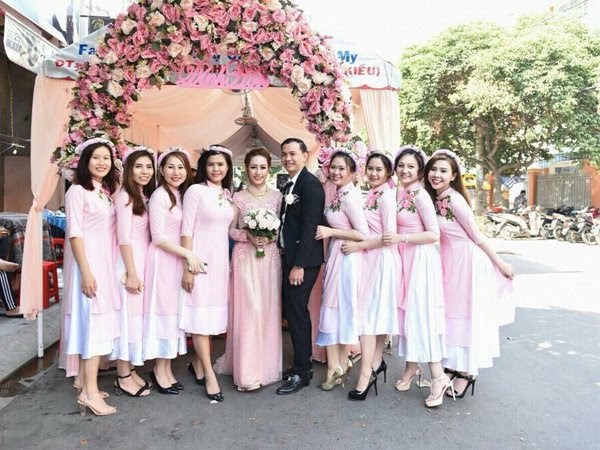 Bí Quyết Lựa Chọn Áo Dài Cách Tân Bưng Quả Đẹp